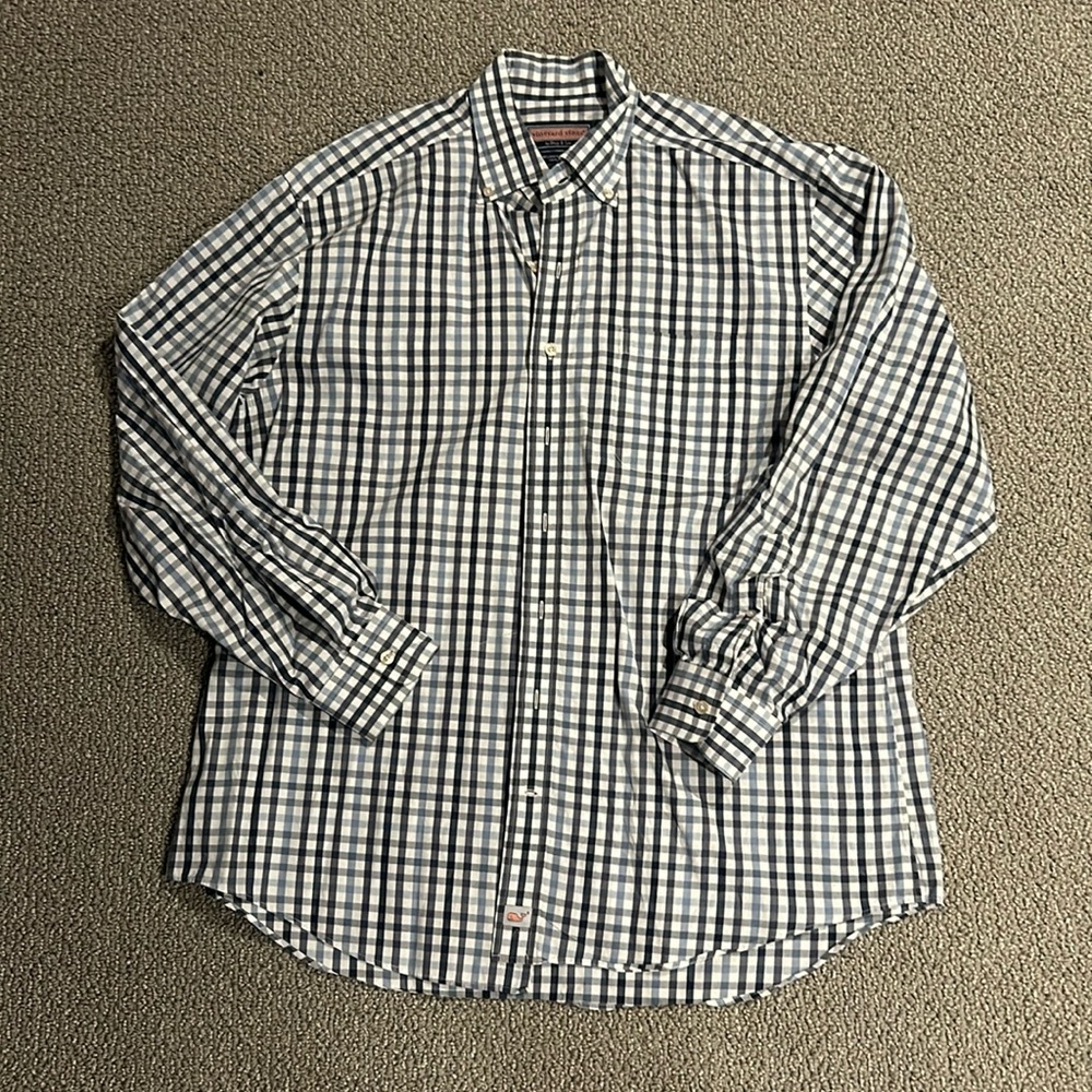 Large Vineyard Vines Button Down Shirt